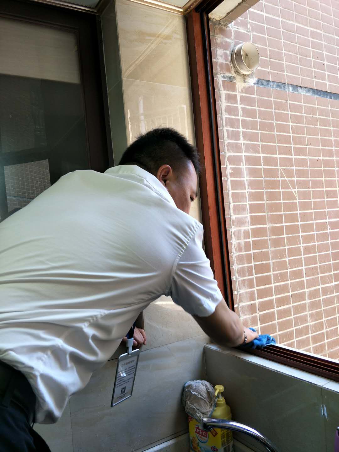 微信图片_2018102014552912.jpg